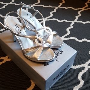 Vaneli Quartilla Silver Metnappa Heels